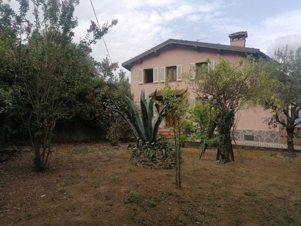 casa indipendente in vendita a Camaiore