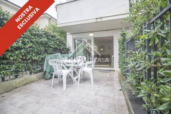 appartamento in vendita a Camaiore in zona Lido di Camaiore