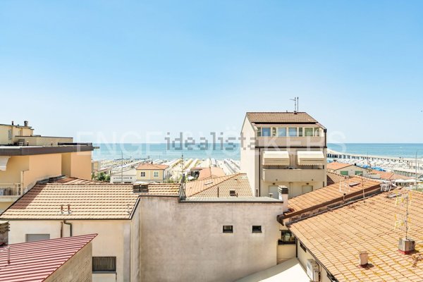 appartamento in vendita a Camaiore in zona Lido di Camaiore