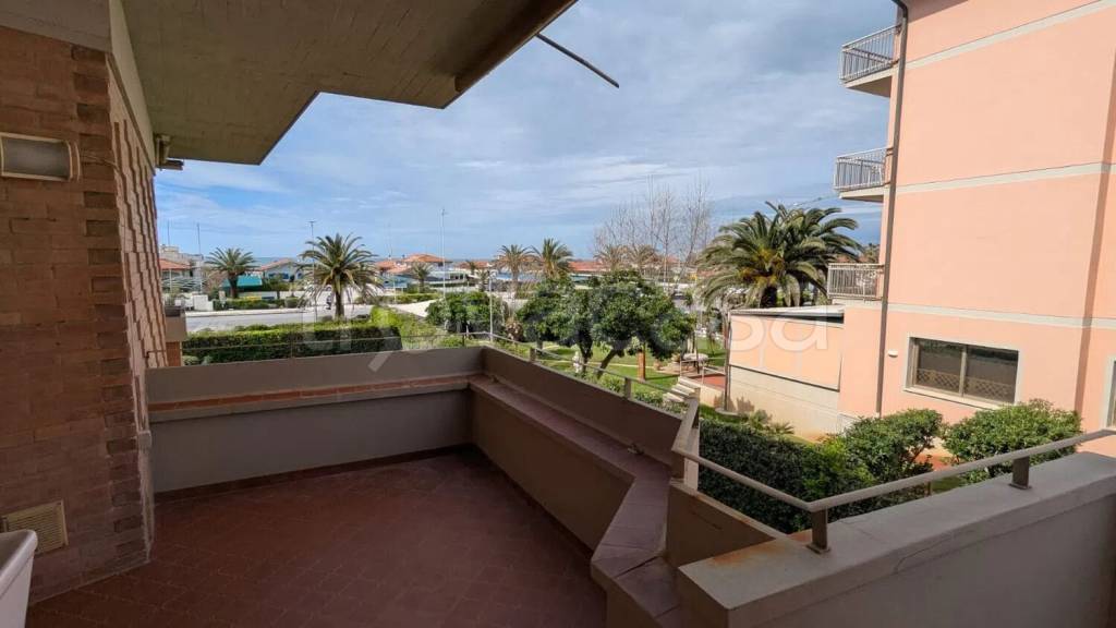 appartamento in vendita a Camaiore in zona Lido di Camaiore