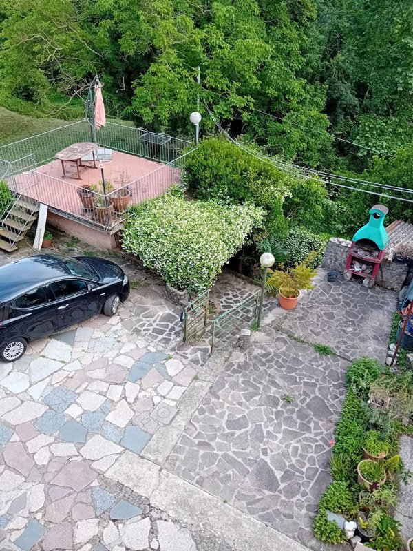 casa indipendente in vendita a Camaiore