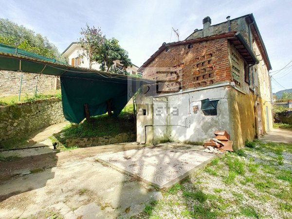 casa indipendente in vendita a Camaiore