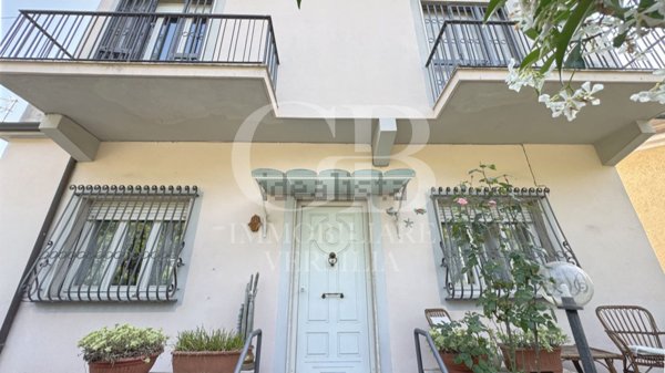 casa indipendente in vendita a Camaiore in zona Lido di Camaiore