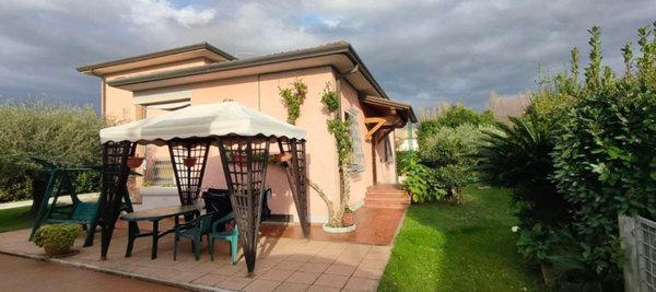 appartamento in vendita a Camaiore in zona Lido di Camaiore