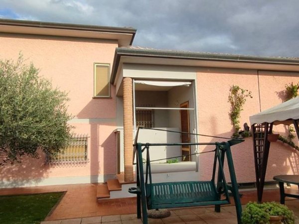 casa indipendente in vendita a Camaiore in zona Lido di Camaiore
