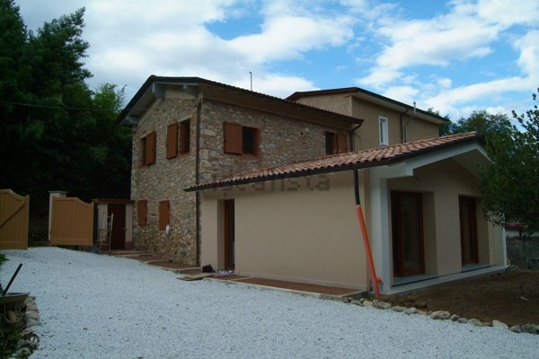 casale in vendita a Camaiore