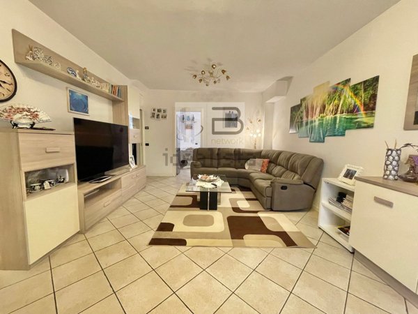 casa indipendente in vendita a Camaiore in zona Capezzano Pianore