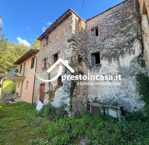 casale in vendita a Camaiore