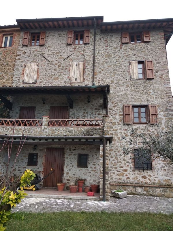 casale in vendita a Camaiore in zona Pedona