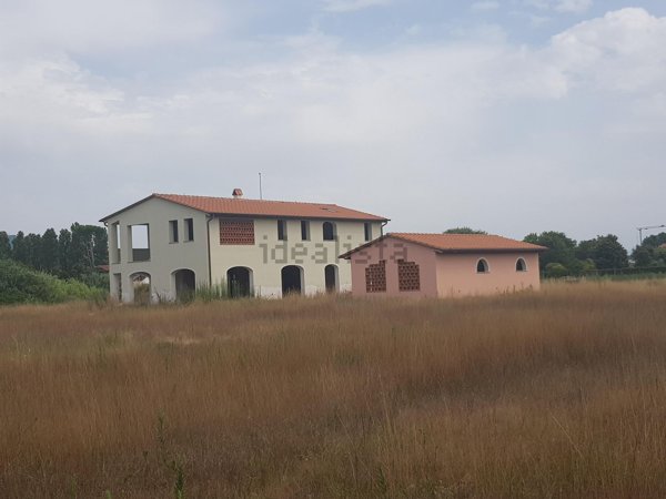 casale in vendita a Camaiore in zona Lido di Camaiore