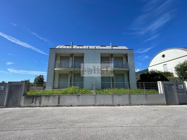 casa indipendente in vendita a Camaiore