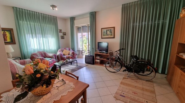 appartamento in vendita a Camaiore in zona Lido di Camaiore