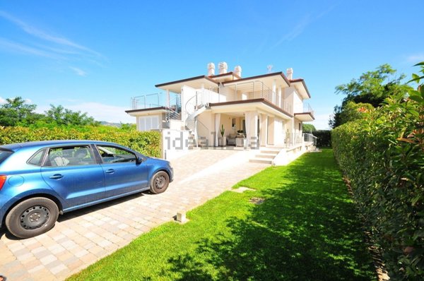 casa indipendente in vendita a Camaiore in zona Lido di Camaiore