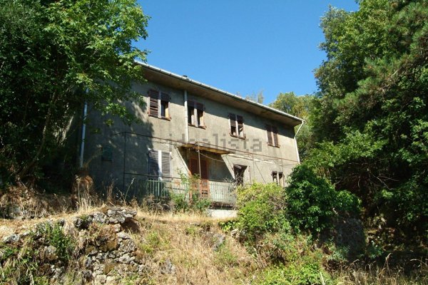 casa indipendente in vendita a Camaiore