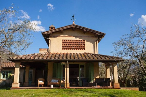 casa indipendente in vendita a Camaiore