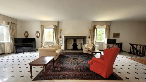 casa indipendente in vendita a Camaiore in zona Valpromaro