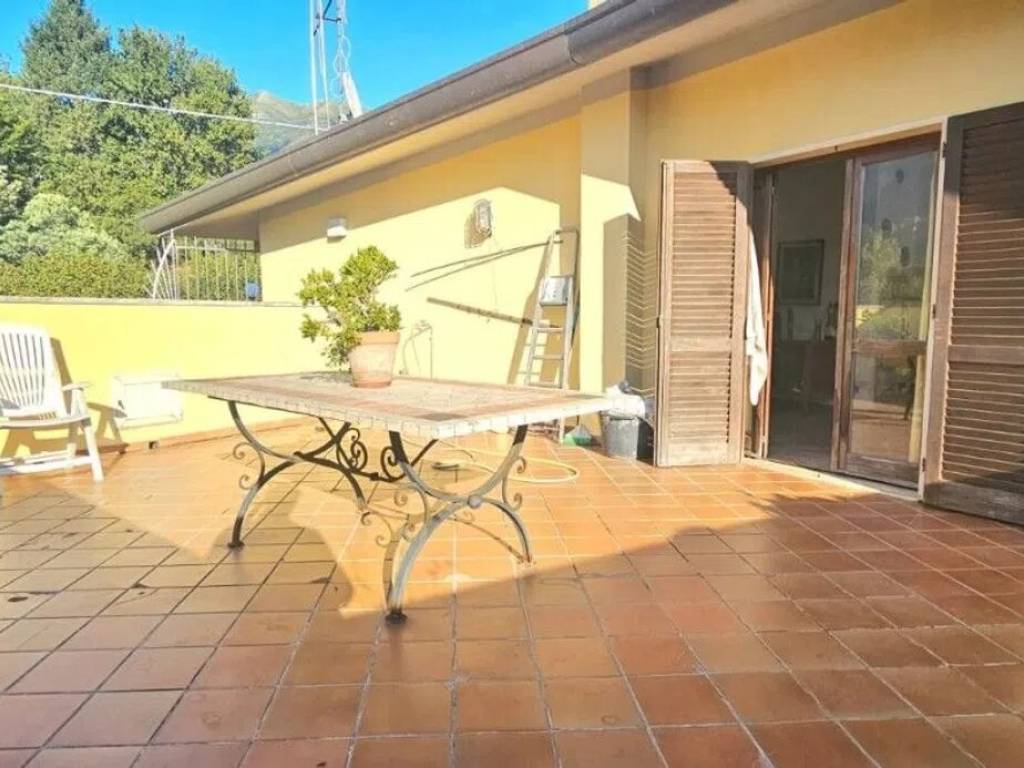 appartamento in vendita a Camaiore in zona Lido di Camaiore