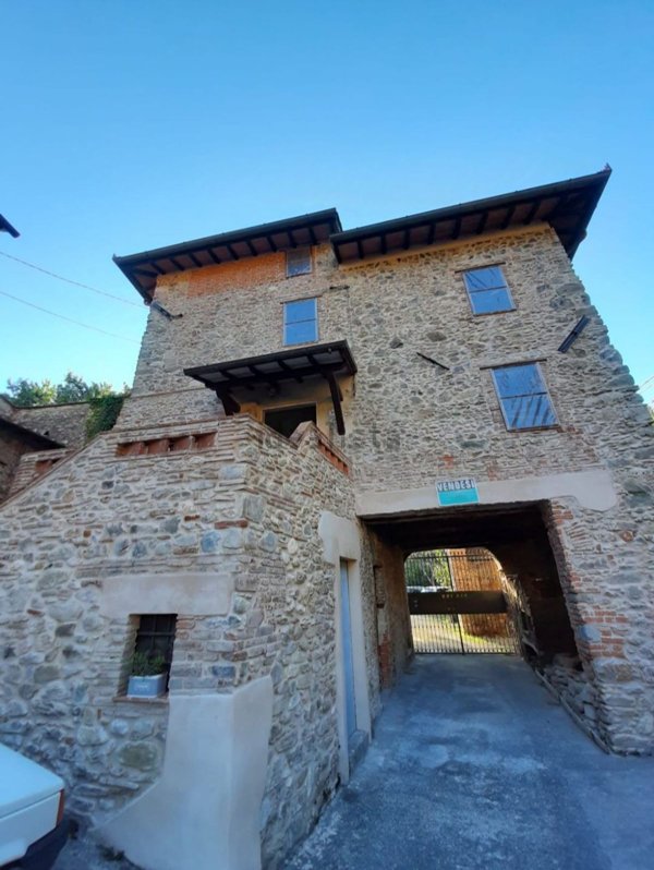 casale in vendita a Camaiore