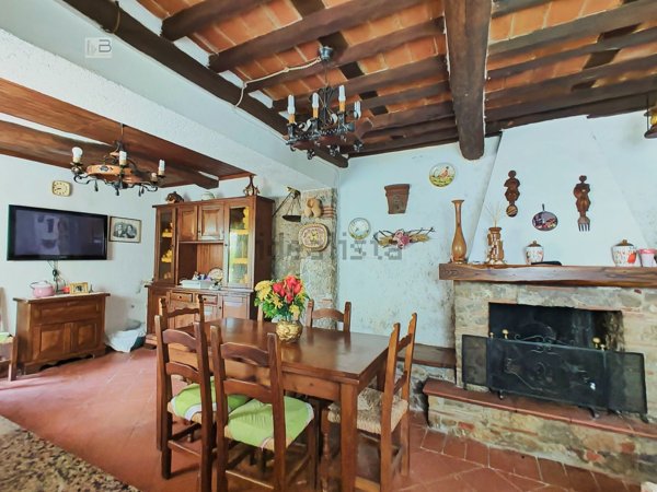 casa indipendente in vendita a Camaiore