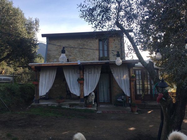 casale in vendita a Camaiore in zona Pontemazzori