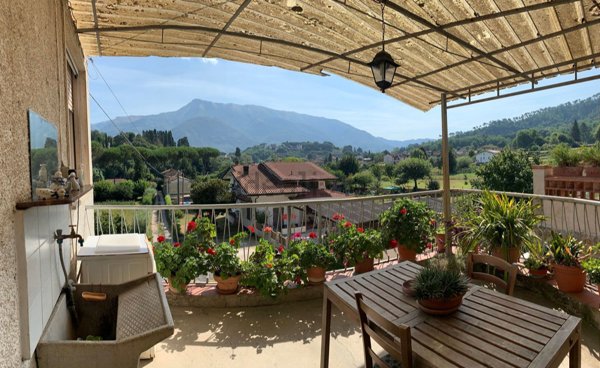 pentavano in vendita a Camaiore