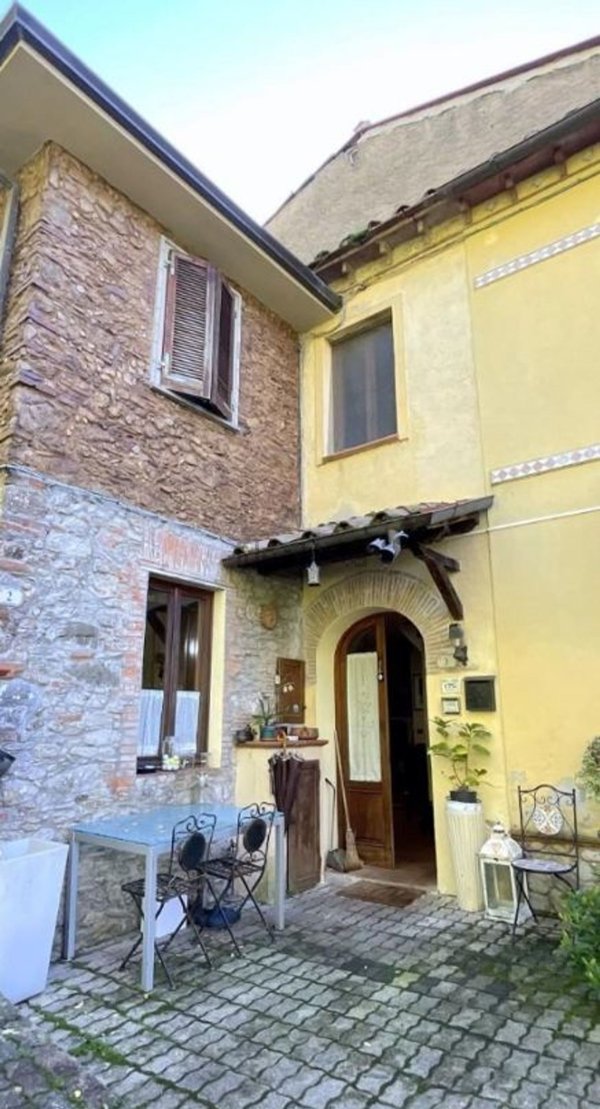 casa indipendente in vendita a Camaiore in zona Nocchi