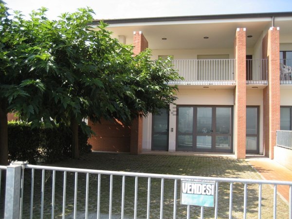 ufficio in vendita a Camaiore