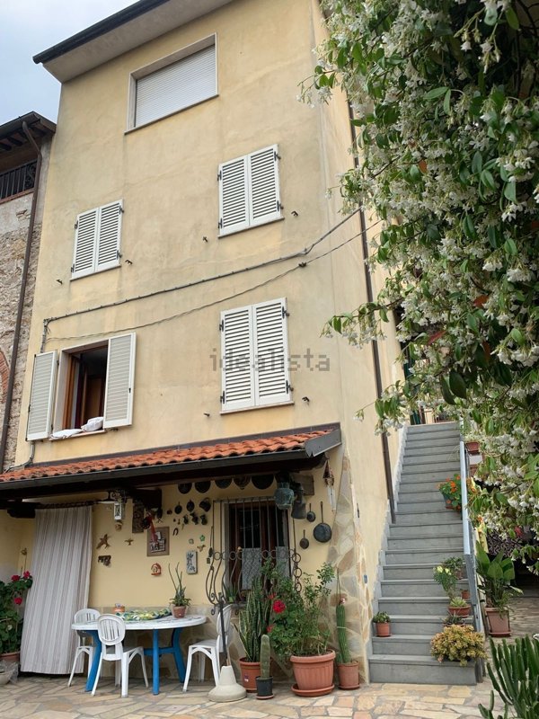 casa indipendente in vendita a Camaiore