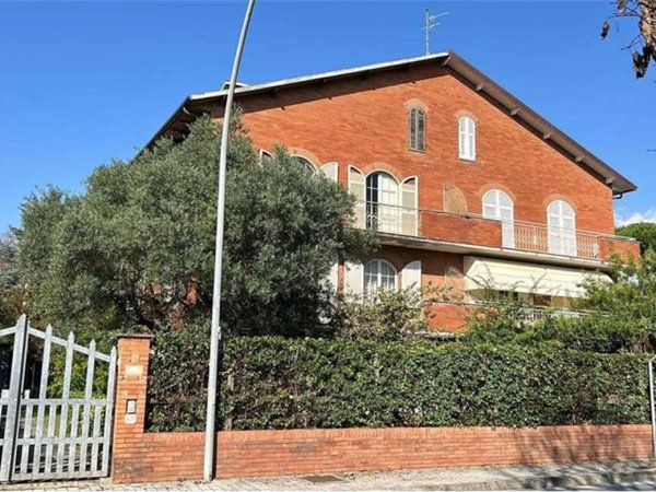 casa indipendente in vendita a Camaiore in zona Lido di Camaiore