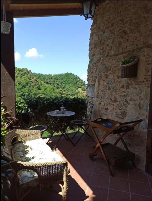 casa semindipendente in vendita a Camaiore in zona Pedona