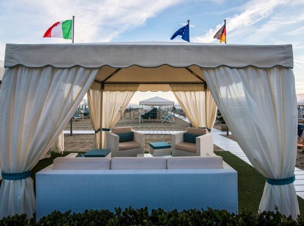 casa indipendente in vendita a Camaiore in zona Lido di Camaiore