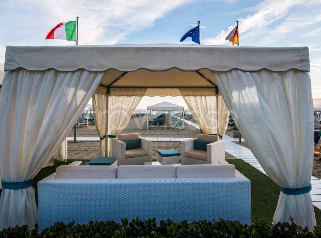 casa indipendente in vendita a Camaiore in zona Lido di Camaiore