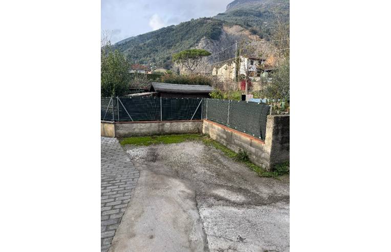 casa indipendente in vendita a Camaiore in zona Vado