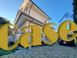 casa indipendente in vendita a Camaiore in zona Lido di Camaiore