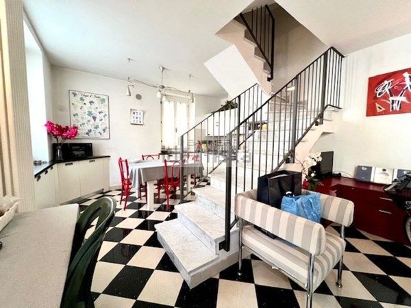 casa indipendente in vendita a Camaiore in zona Lido di Camaiore