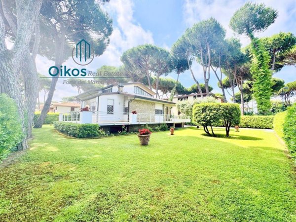 casa indipendente in vendita a Camaiore in zona Lido di Camaiore