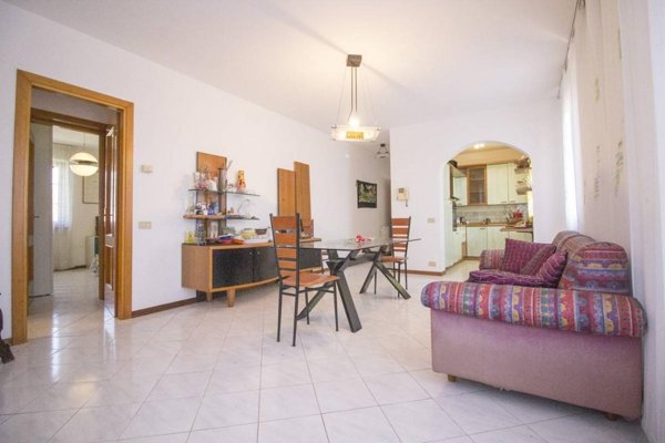 appartamento in vendita a Camaiore in zona Lido di Camaiore