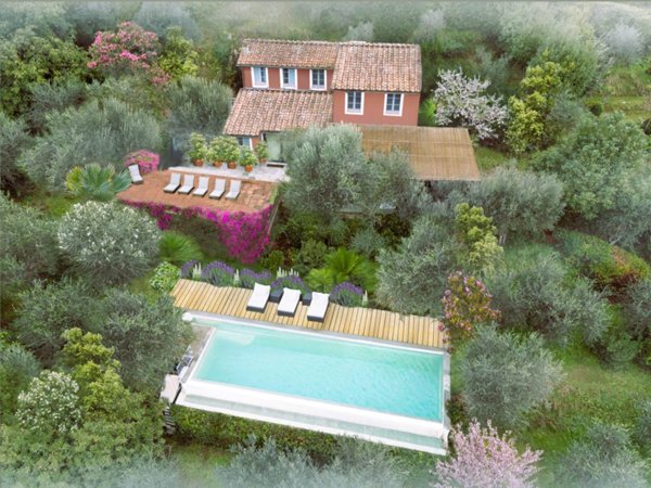 casa indipendente in vendita a Camaiore in zona Monteggiori