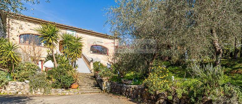 casa indipendente in vendita a Camaiore