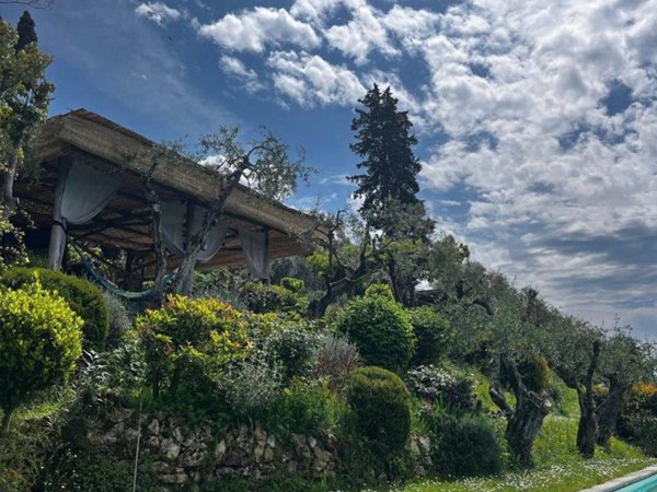 casa indipendente in vendita a Camaiore