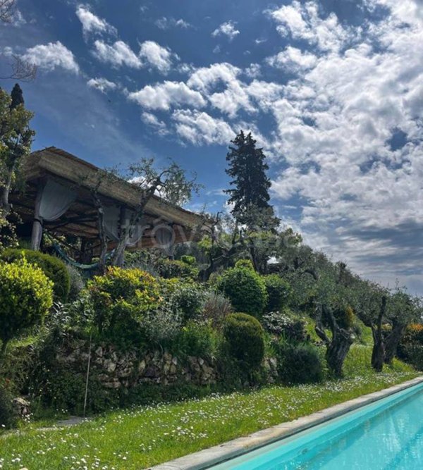 casa indipendente in vendita a Camaiore