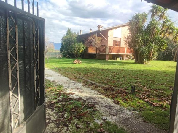 casa indipendente in vendita a Camaiore in zona Lido di Camaiore