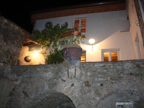 casa indipendente in vendita a Camaiore