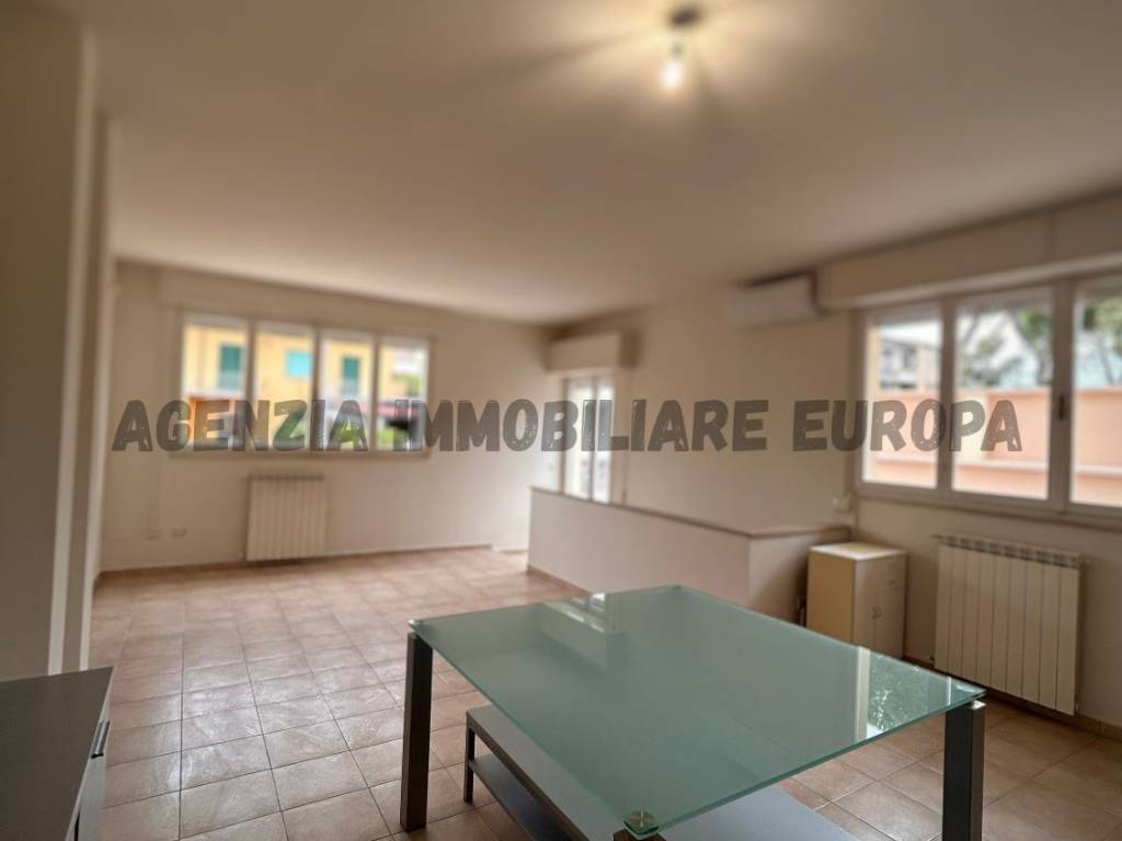 appartamento in vendita a Camaiore in zona Lido di Camaiore