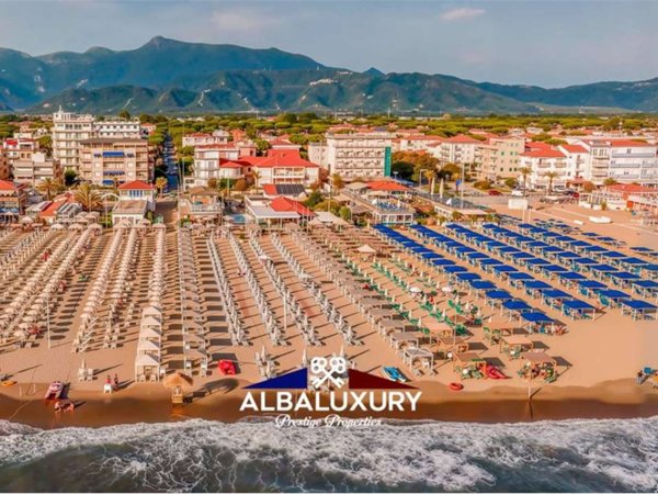 appartamento in vendita a Camaiore in zona Lido di Camaiore