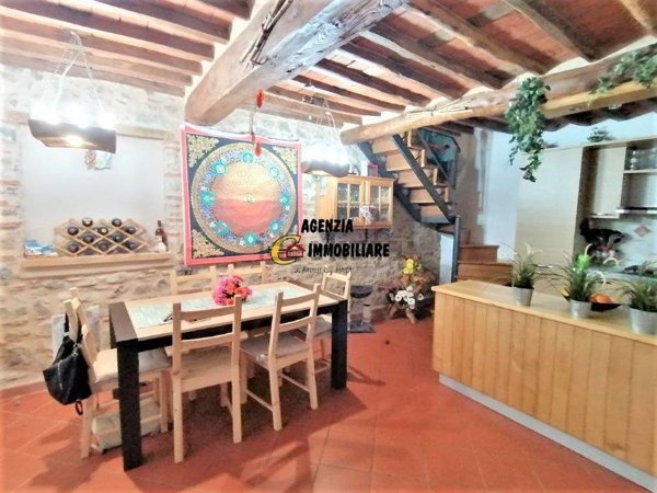 casa indipendente in vendita a Camaiore