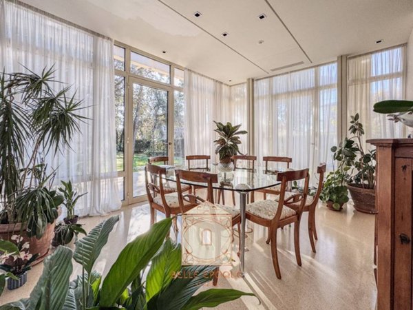 casa indipendente in vendita a Camaiore in zona Lido di Camaiore