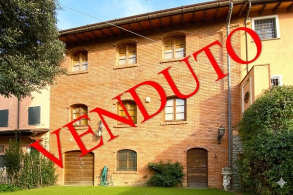 casa indipendente in vendita a Camaiore