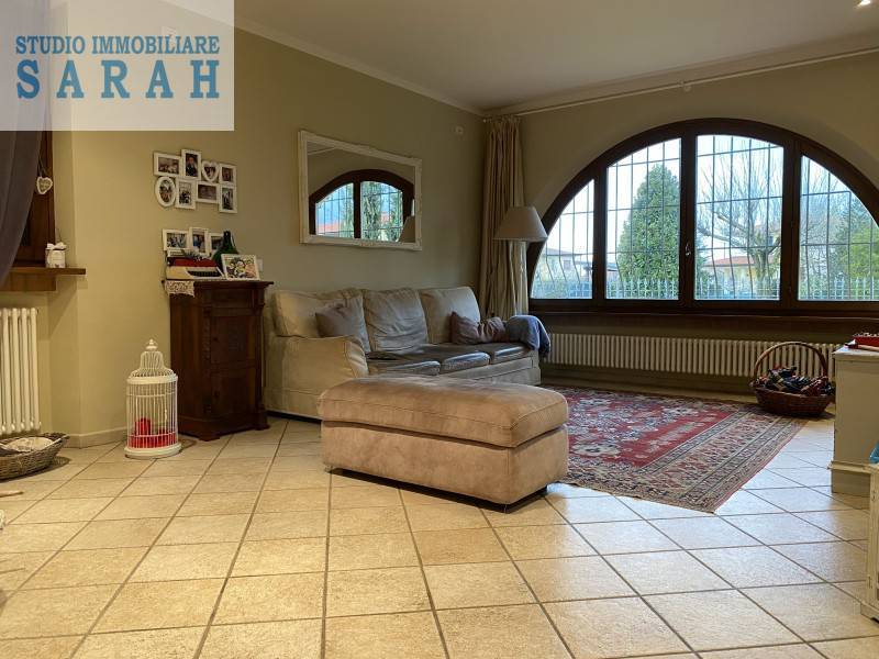 casa indipendente in vendita a Camaiore in zona Capezzano Pianore