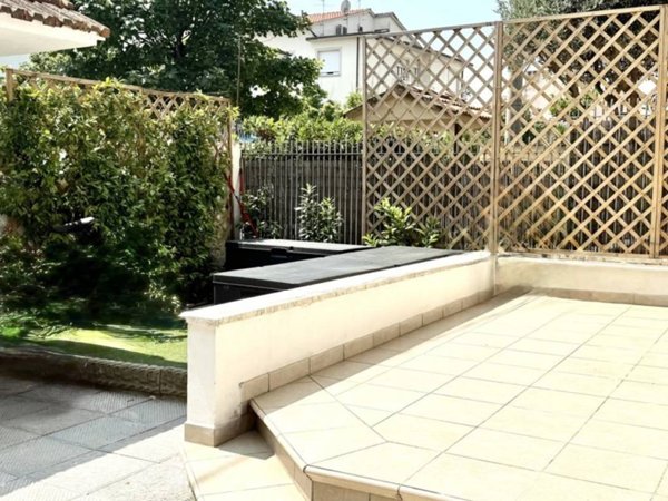 casa indipendente in vendita a Camaiore in zona Lido di Camaiore